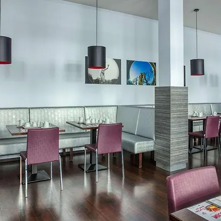 Intercityhotel Hotel 4*