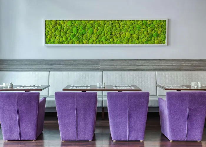 إنترسيتيهوتيل 4*