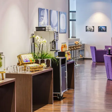 מלון Intercityhotel