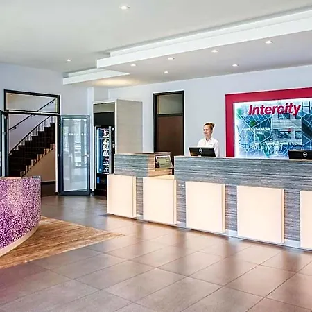 Intercityhotel Otel 4*