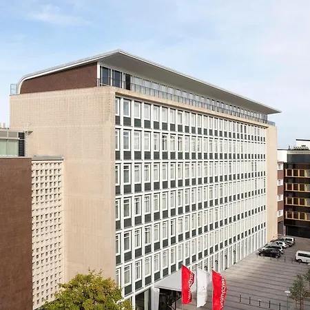 Intercityhotel Otel 4*