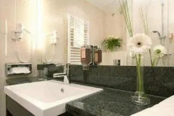 Otel Intercityhotel 4*