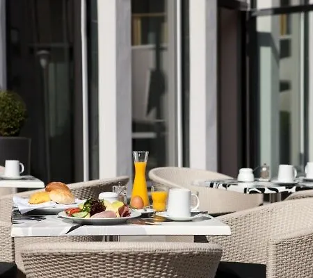 Ξενοδοχείο Intercityhotel 4*