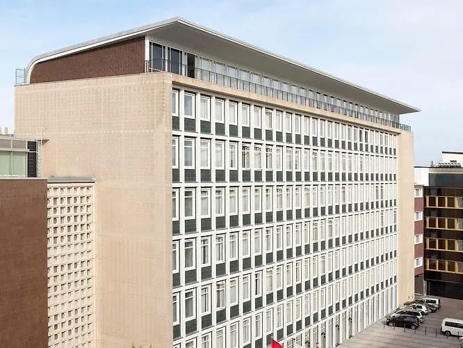 Intercityhotel Отель 4*