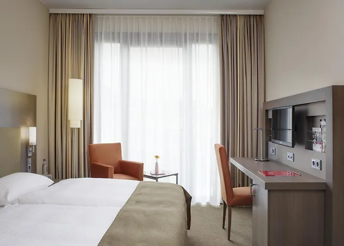 Intercityhotel Отель 4*